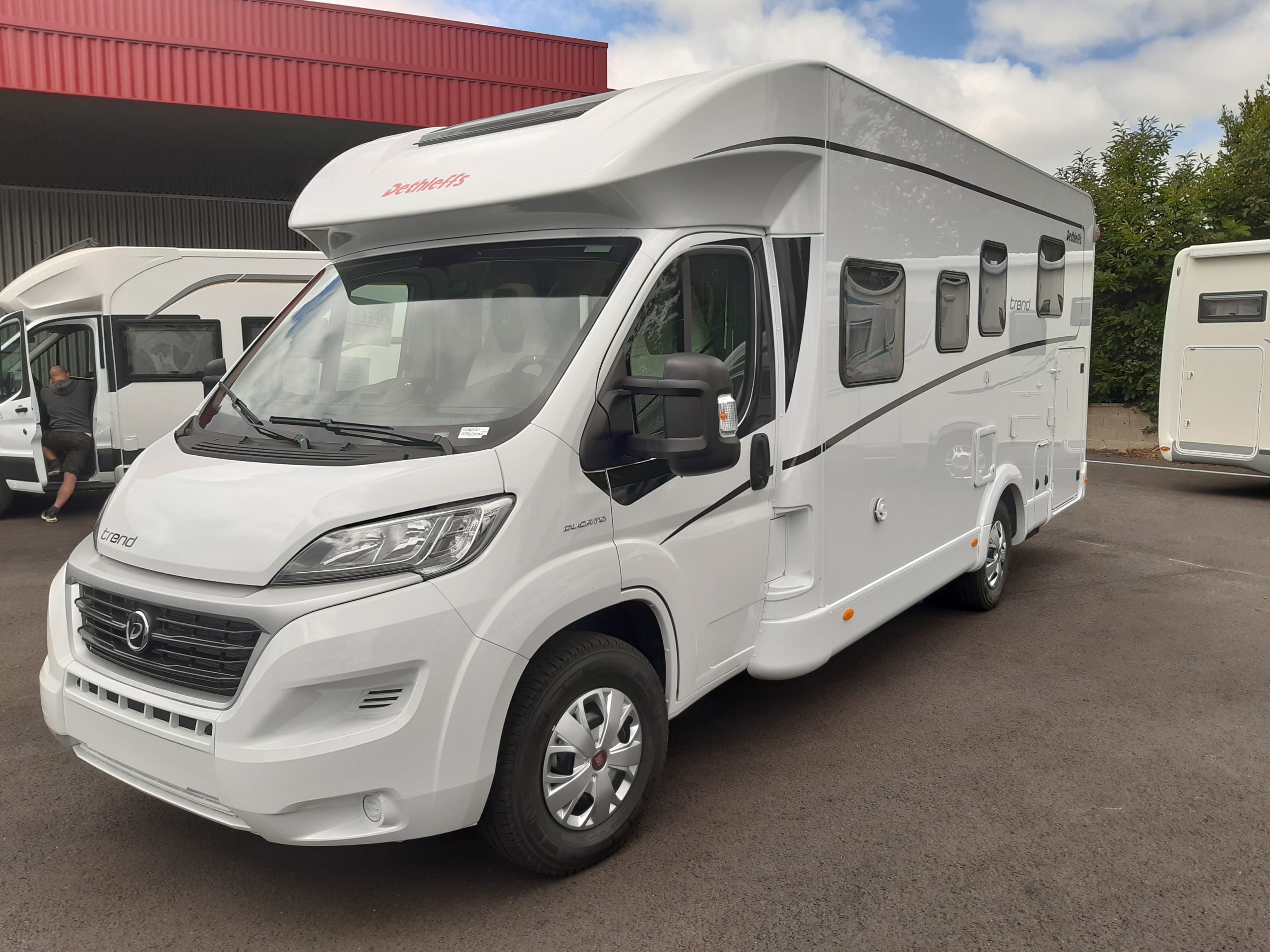 Camping Car Profilé Dethleffs Trend T 7057 DBL Aven CampingCars